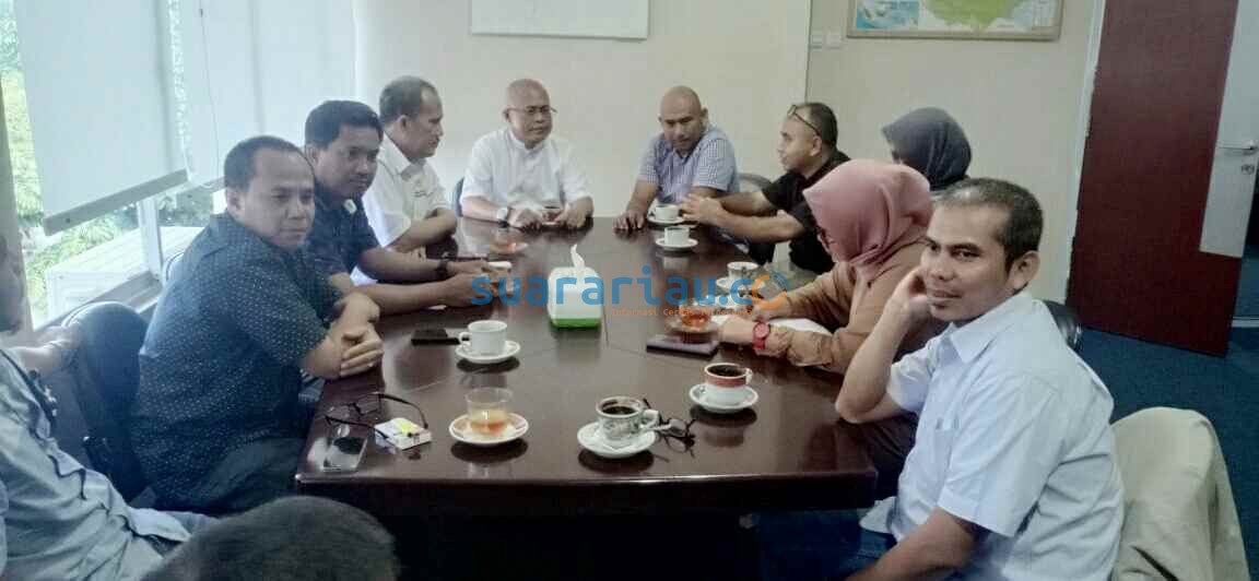 Pengurus Forum Wartawan Keterbukaan Informasi (For-KI) Riau menggelar rapat perdana usai dilantik Gubernur Riau Syamsuar, akhir tahun 2019 lalu. /IST
