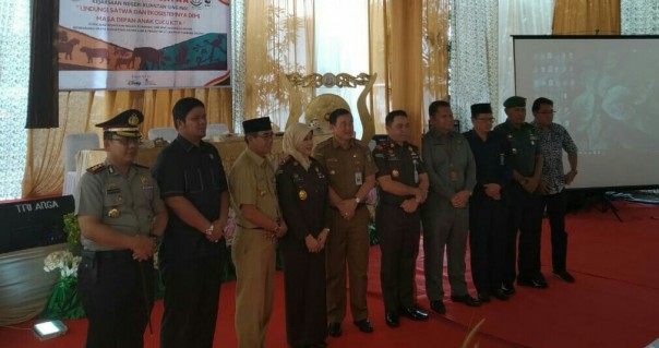 Foto bersama pada acara Launching Jaksa Peduli Satwa, oleh Kajati Riau, Dr. Nia Amiati,SH MH/ist