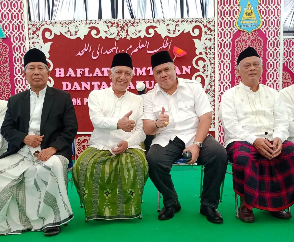  H. Yopi Arianto bersama Pengasuh Ponpes Tebu Ireng Jombang, KH Abdul Hakim Mahfudz (Gus Kikin), KH. Musta'in Syafi'i, KH. Agus Abdul Mughni/ist