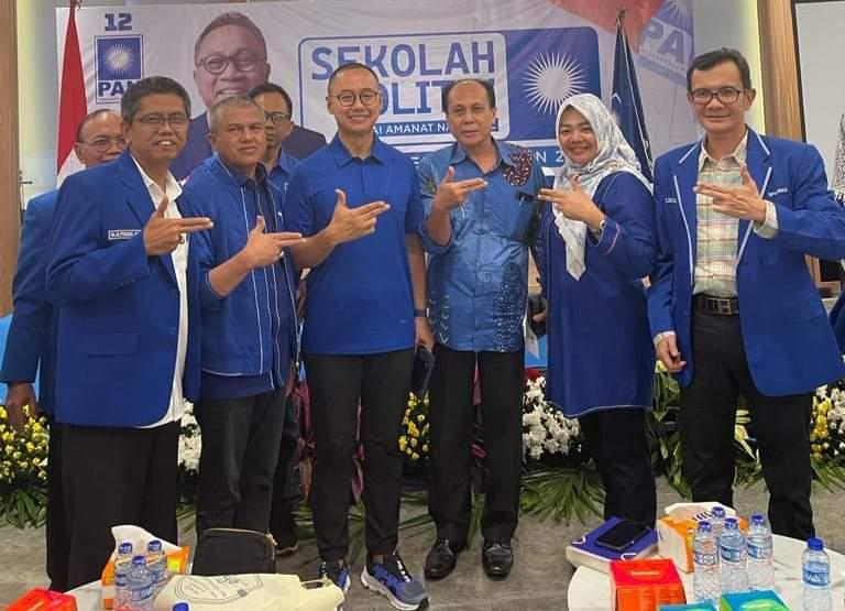 Fendri Jaswir (kiri) bersama Sekjen DPP PAN Eddy Soeparno dan bacaleg dari Dapil Riau 2.